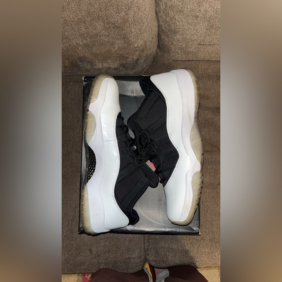Size 13 - Air Jordan 11 Retro Low Tuxedo - Picture 3 of 6